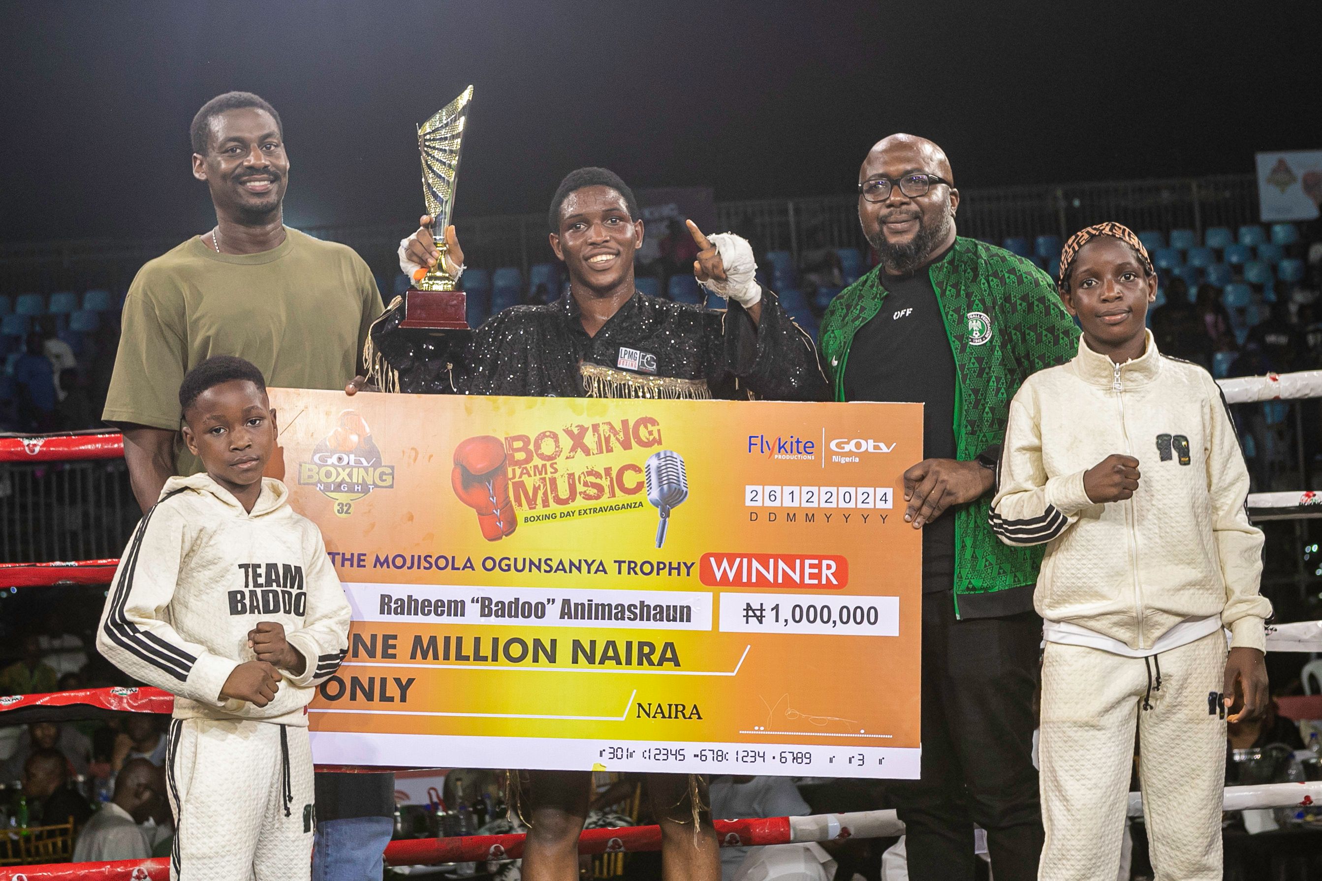 Cover image for 'Badoo' wins N1m Best Boxer prize at GOtv Boxing Night 32