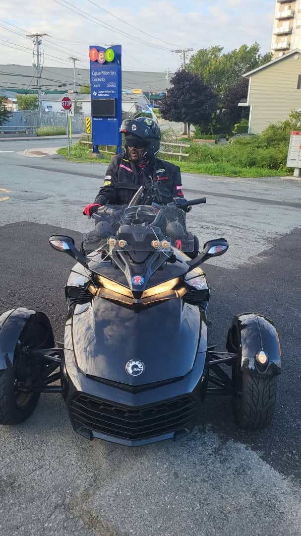 Cover image for Former Nigerian Squash No.1 Moses Olubo set for heroic return to Nigeria on Can-Am Spyder