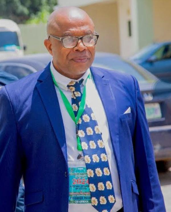 Cover image for Anazodo, Adewale  to compere Newstap/ SWAN 5-Star Award