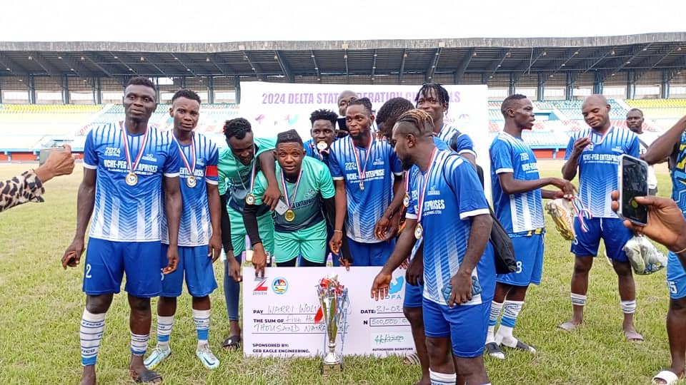 Cover image for Warri Wolves, Delta Queens' players smile to the bank