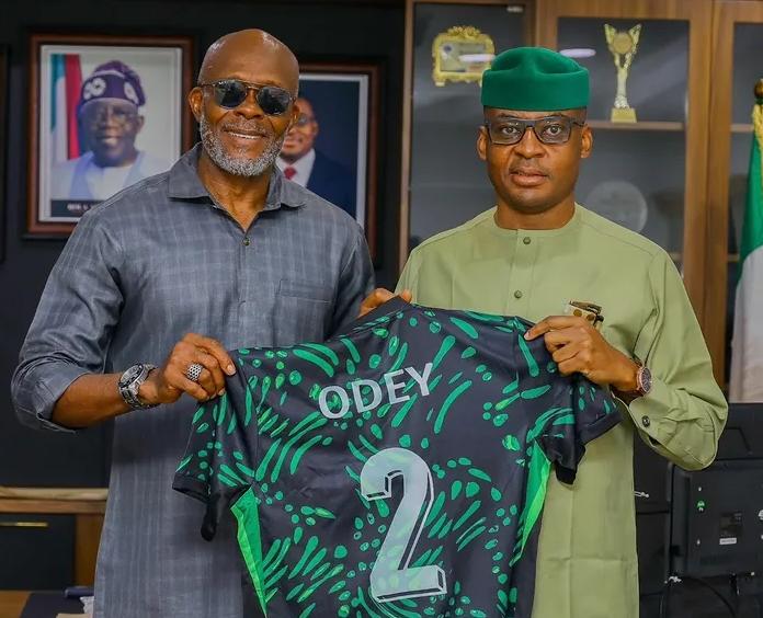 Soname headlines Ikpeme's book launch on Nigerian sports 