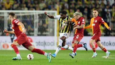 Cover image for Osayi-Samuel to terminate contract with Fenerbahce