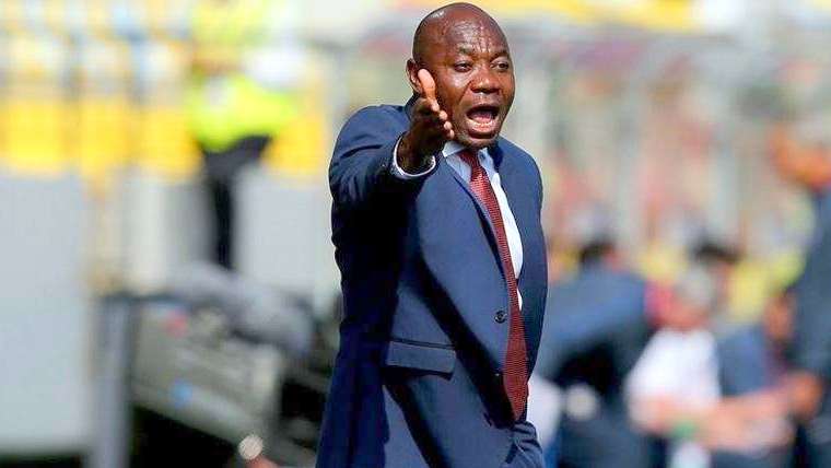 Cover image for Amuneke in line to replace Peseiro