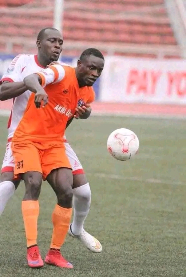 Cover image for Former Akwa Utd forward, Akakatang dies after collapsing during match in Oron